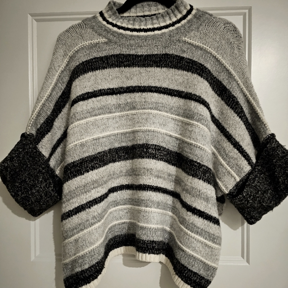 Pink Lily Striped Oversized Sweater sz small